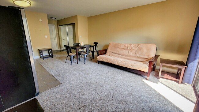 Building Photo - 10982 Roebling Ave