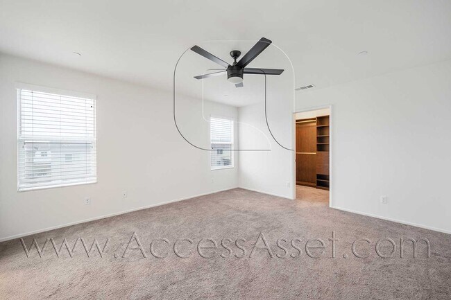 Building Photo - Beautiful Two Story Home 3 bed/2.5 Bath Located In Quiet Cul De Sac In Lake Elsinore!