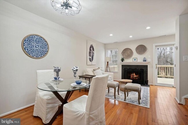 Building Photo - 8552 Southlawn Ct