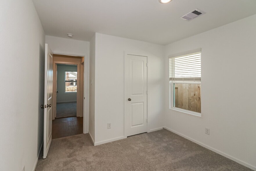 Building Photo - 468 San Miguel Crk Dr