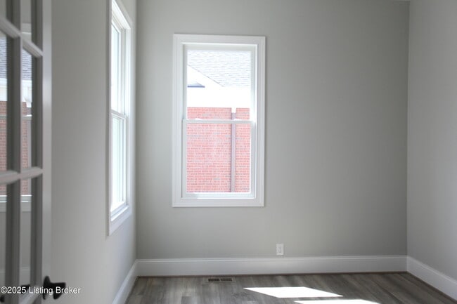 Building Photo - 6133 Shooting Star Dr