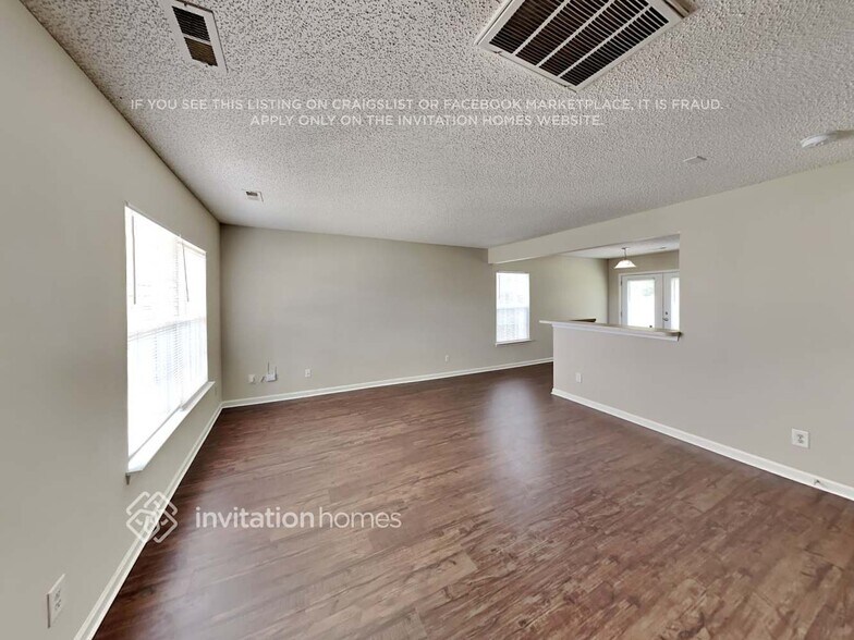 Building Photo - 1402 Bray Dr