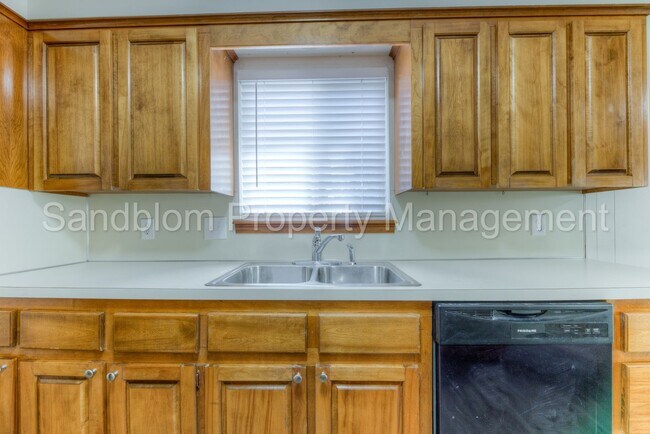 Building Photo - 7510 E 53rd Pl