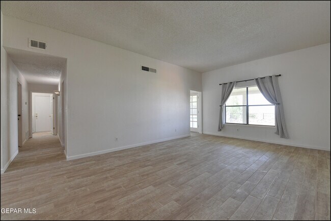 Building Photo - 829 Dulce Tierra Dr