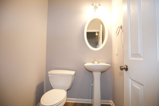 Building Photo - 7897 The Lakes Point