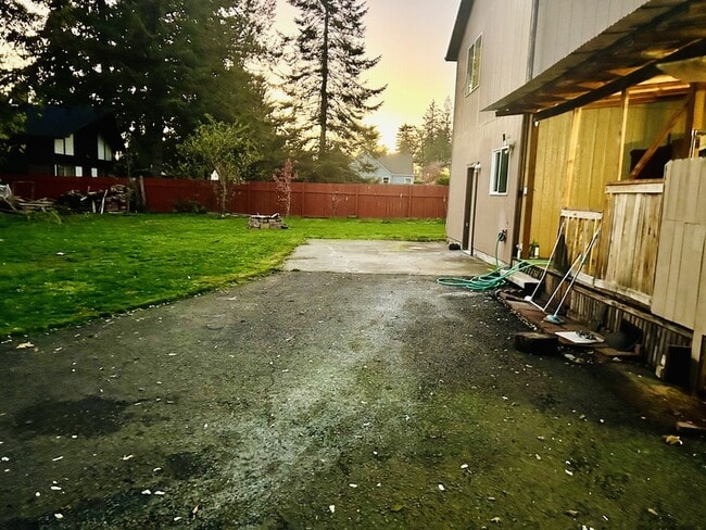 Building Photo - 14700 SE Mill St