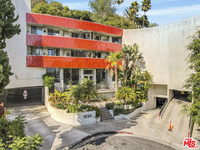 Building Photo - 1230 Horn Ave