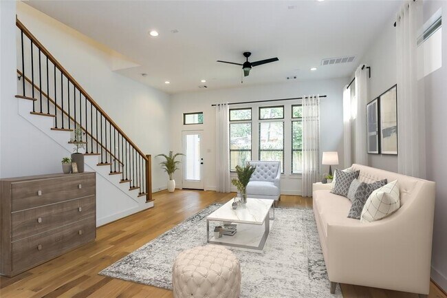 Building Photo - 3036 Truxillo St