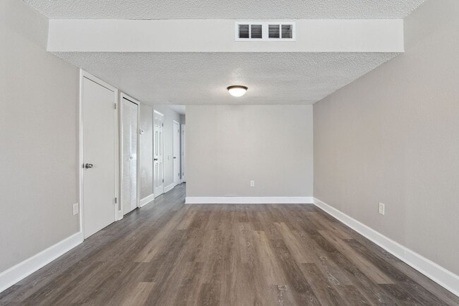 Building Photo - Beautifully Updated 2BR/1.5BA Altamonte Springs Townhome with Modern Finishes