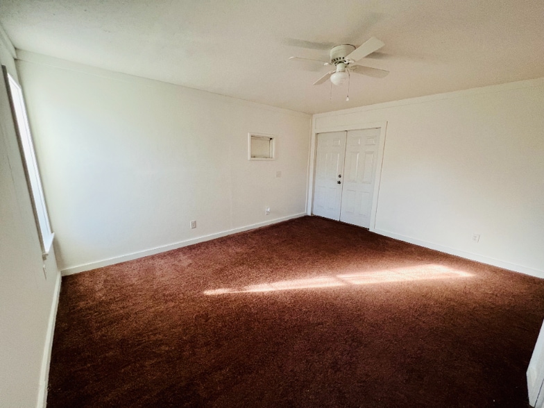 Building Photo - 100 Old Plank Rd