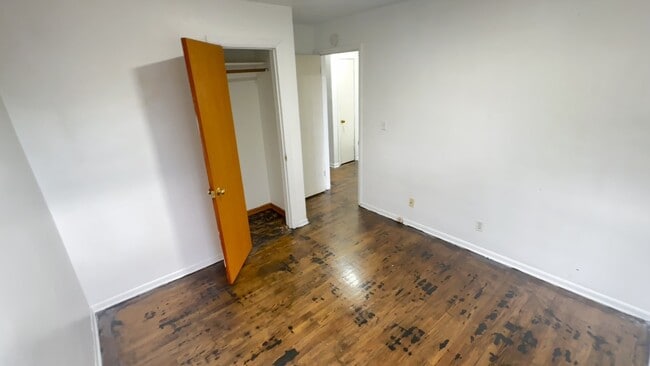 Building Photo - 3535 Robey Ave