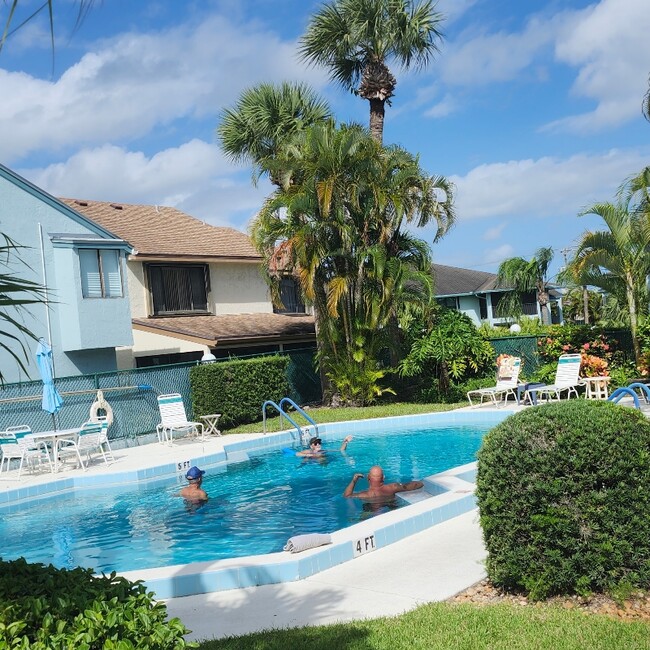 Building Photo - 950 S Kanner Hwy