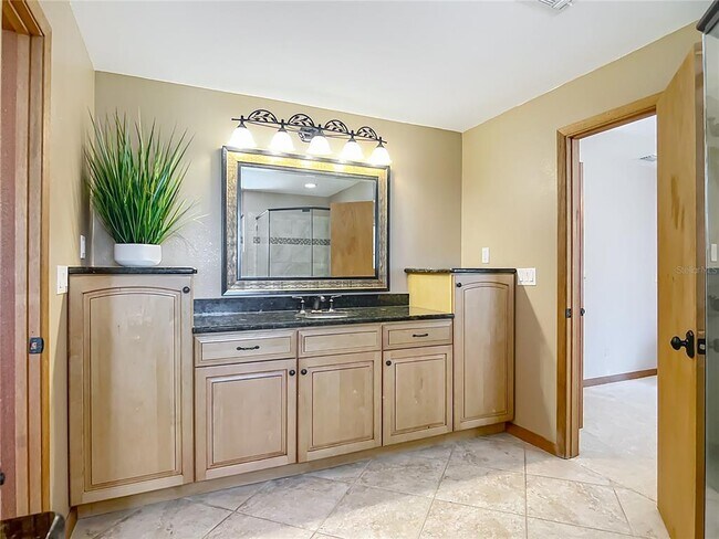 Building Photo - 4661 SW 7th Avenue Rd