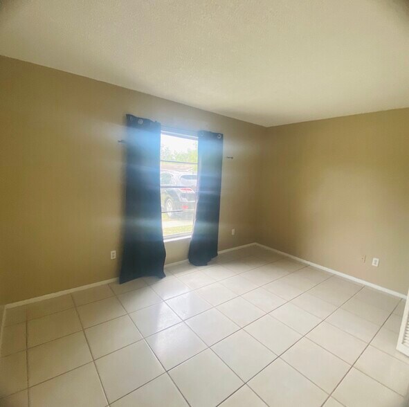 Building Photo - 932 Beau Ct