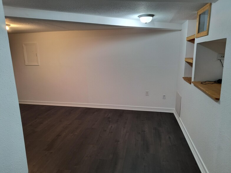 Building Photo - 151 Newington Ave