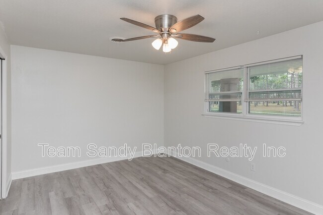 Building Photo - 3995 Tom Ln Dr