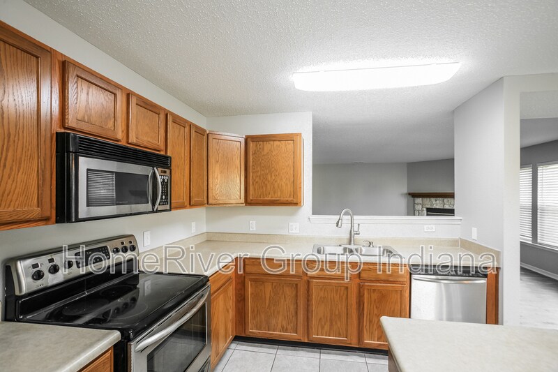 Building Photo - 6886 W Raleigh Dr