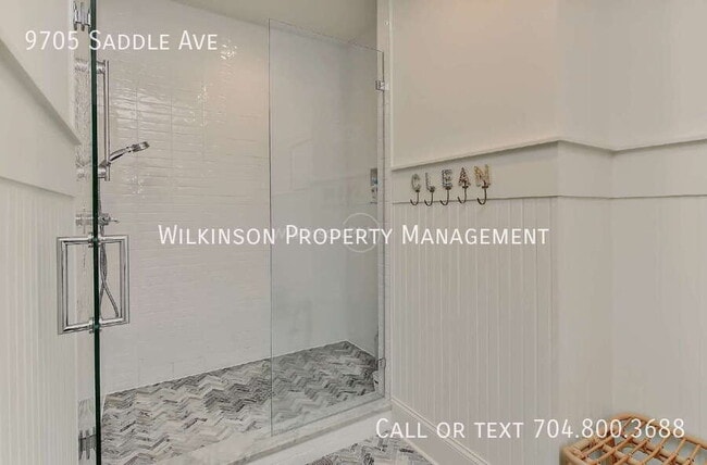 Building Photo - 9705 Saddle Ave