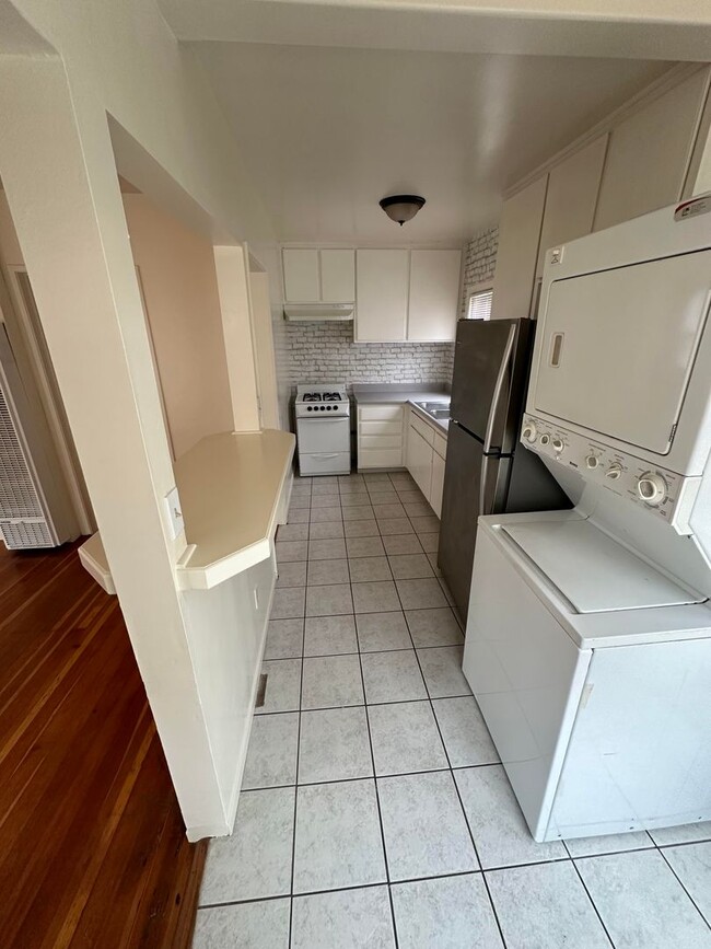 Building Photo - Cute NE Santa Maria 1 Bedroom/1 Bath rear ...