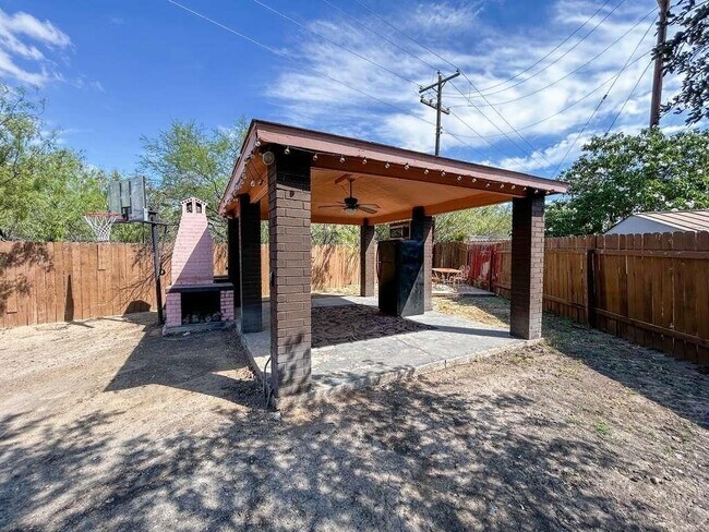 Building Photo - 402 Prescott Loop