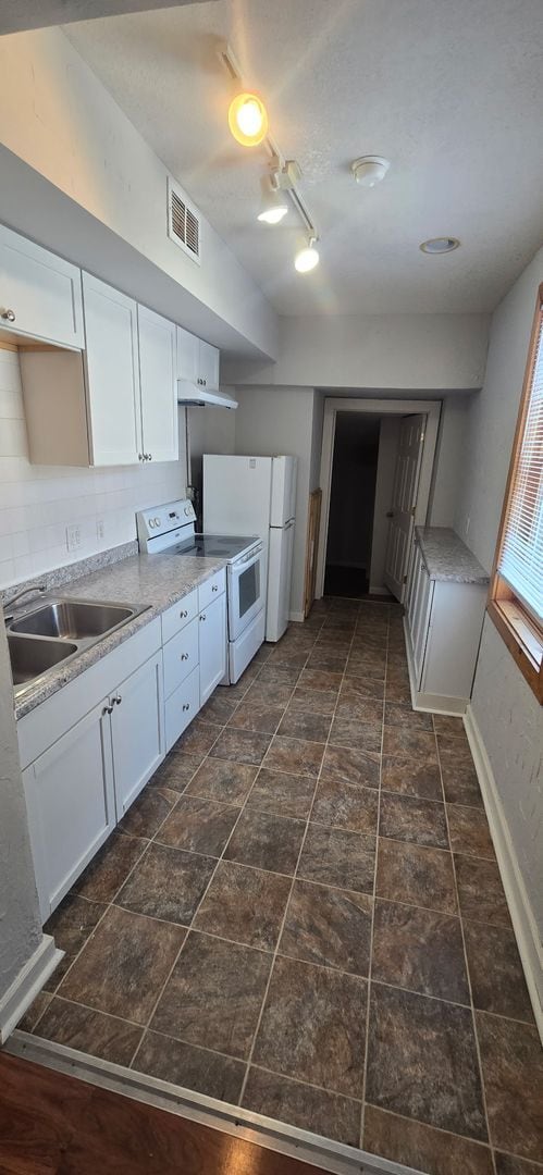 Building Photo - 808 2nd St