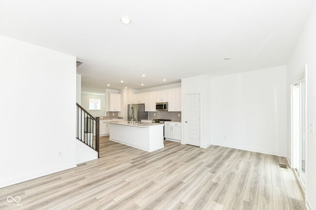 Building Photo - 9325 Somerford Dr