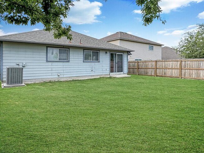 Building Photo - 9042 Camino Rey