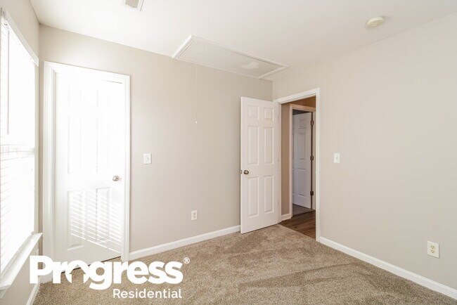 Building Photo - 1930 Hanna Trce