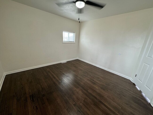 Building Photo - Beautiful 3/2 in Independence