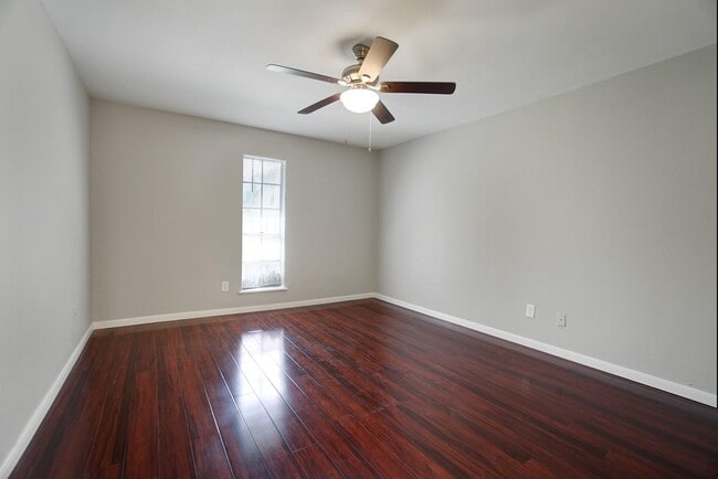 Building Photo - 1833 Country Village Blvd