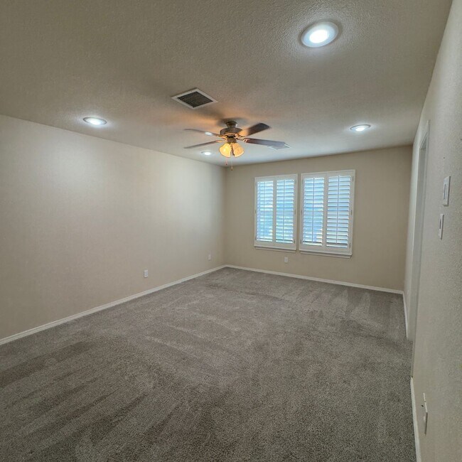 Building Photo - 4 Bedrooms, 3 Baths, a Pool, and Solar Panels!