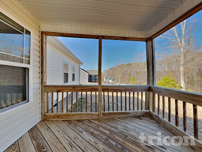 Building Photo - 282 Oxfordshire Dr