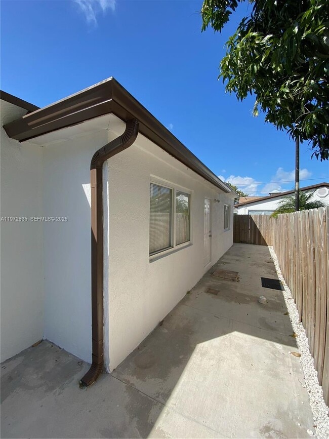 Building Photo - 1907 McKinley St