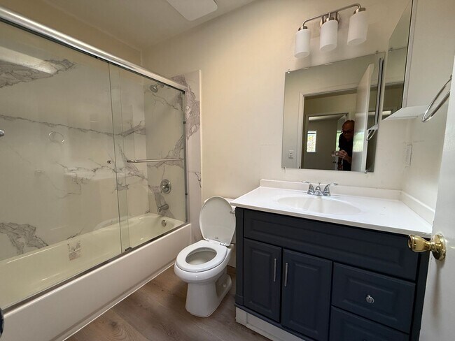 Building Photo - 1420 Primrose Way