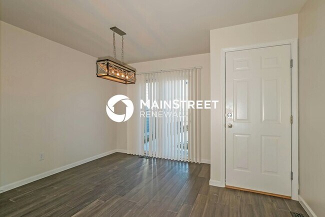 Building Photo - 4 Bedroom Pet-Friendly Home in SAINT CHARLES, MO with Main Street Renewal