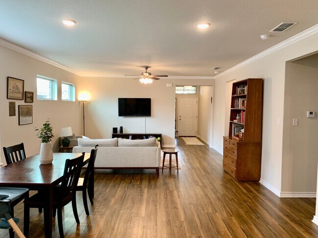 Building Photo - 6178 Wheaton Loop