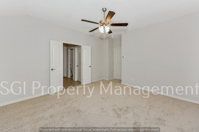 Building Photo - 679 Emily Ln