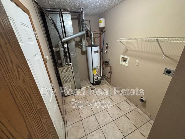 Building Photo - 983-A Pom Court