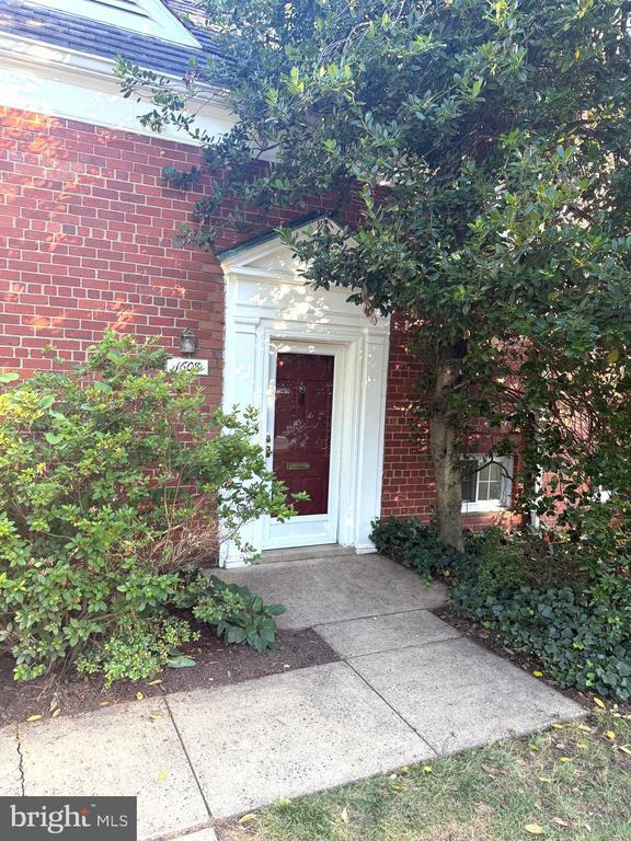 Building Photo - 1608 Mt Eagle Pl