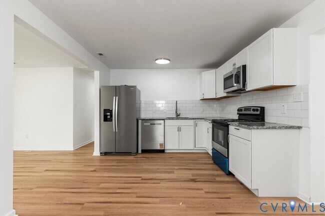 Building Photo - 1806 Sussex St