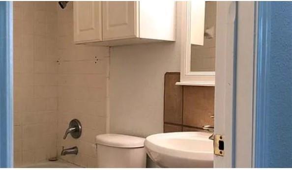 Building Photo - 7001 Oak Meadow Cir