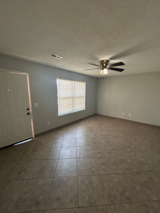 Building Photo - 3501 SW Landau Ct