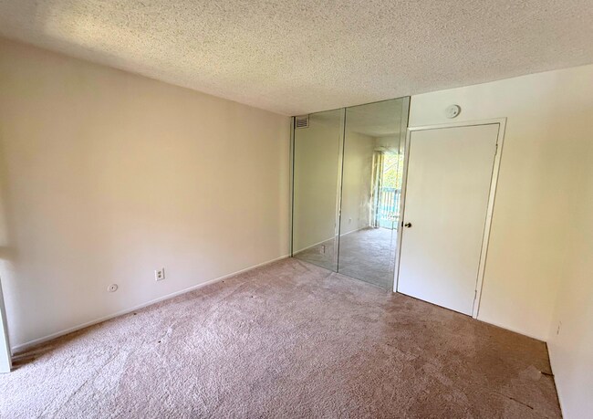 Building Photo - 6416 Friars Rd