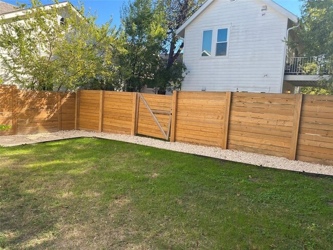 Building Photo - 1907 E 17th St