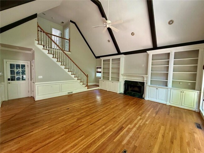 Building Photo - 305 Pilgrimage Point