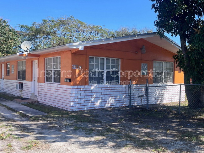 Primary Photo - 2541 York St