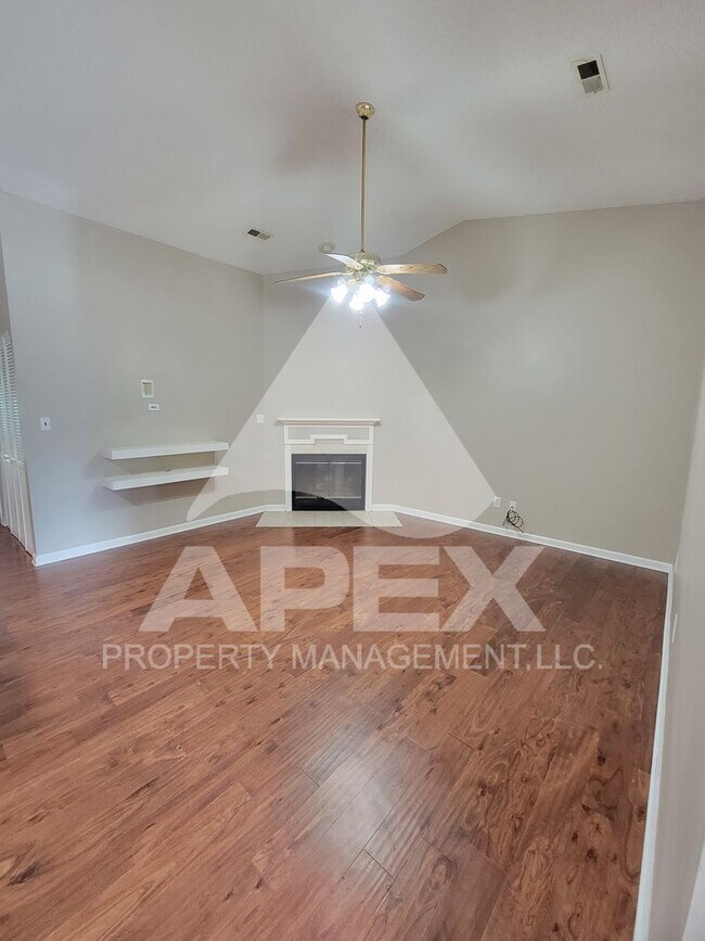 Building Photo - Spacious 2 Bd - 2 Ba Single Family Home in West Knoxville!