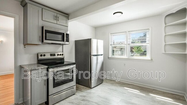 Building Photo - 1074 Moran Ave