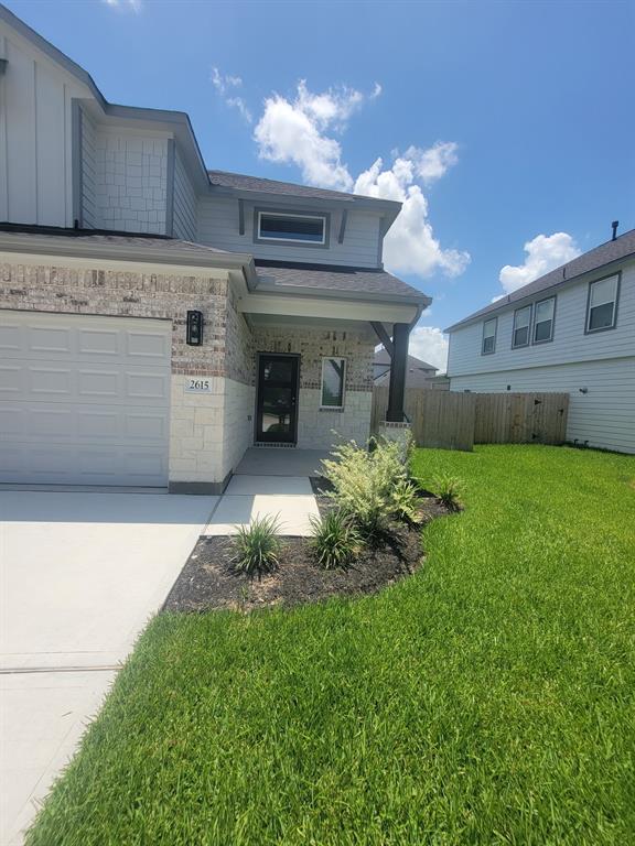 Building Photo - 2615 Village Side Trl