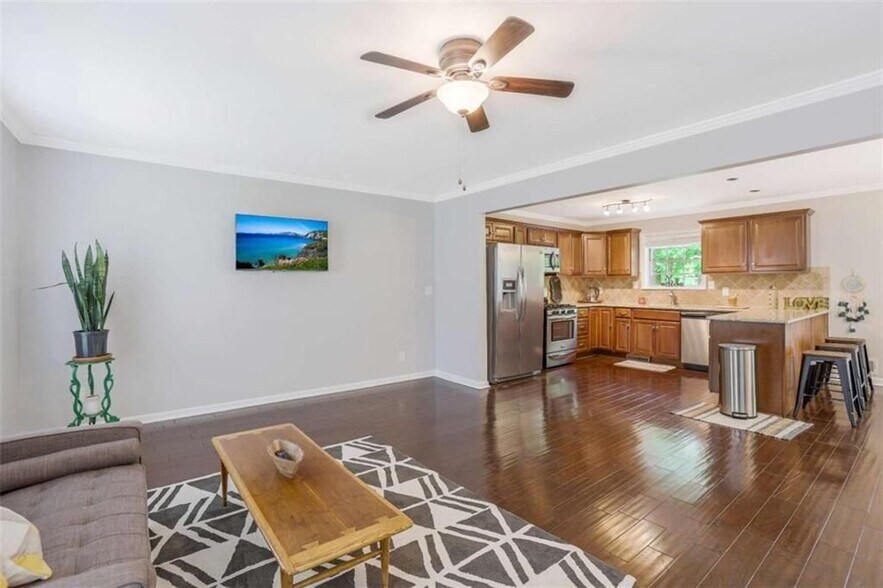 Building Photo - 3211 Flamingo Dr